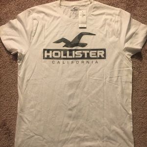 Hollister White t shirt. Size: Large